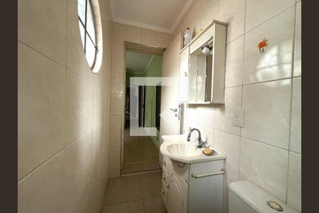 Casa à venda com 212m², 4 quartos e 3 vagas Casa à venda com 212m², 4 quartos e 3 vagasBanheiro da Suíte