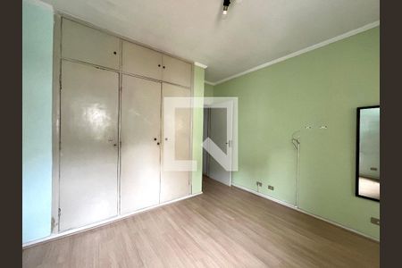 Casa à venda com 212m², 4 quartos e 3 vagas Casa à venda com 212m², 4 quartos e 3 vagasSuite