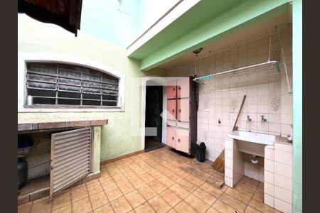 Casa à venda com 212m², 4 quartos e 3 vagas Casa à venda com 212m², 4 quartos e 3 vagasÁrea de Serviço