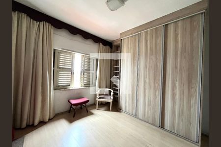 Casa à venda com 212m², 4 quartos e 3 vagas Casa à venda com 212m², 4 quartos e 3 vagasQuarto 2