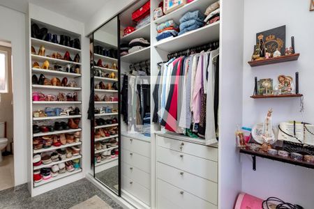 Closet da Suíte de casa para alugar com 2 quartos, 130m² em Chácara Santo Antônio (zona Sul), São Paulo