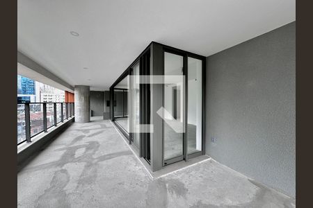 Apartamento para alugar com 211m², 3 quartos e 3 vagas Apartamento para alugar com 211m², 3 quartos e 3 vagasVaranda