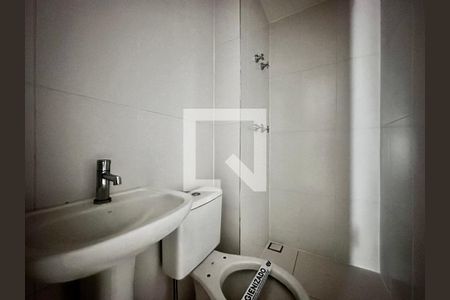 Apartamento para alugar com 211m², 3 quartos e 3 vagas Apartamento para alugar com 211m², 3 quartos e 3 vagasBanheiro de Serviço