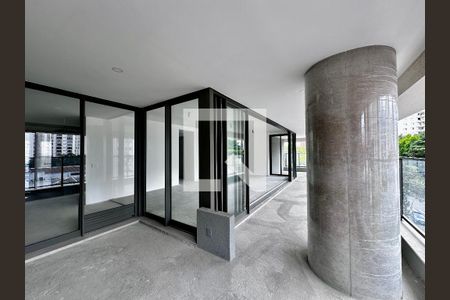 Apartamento para alugar com 211m², 3 quartos e 3 vagas Apartamento para alugar com 211m², 3 quartos e 3 vagasVaranda