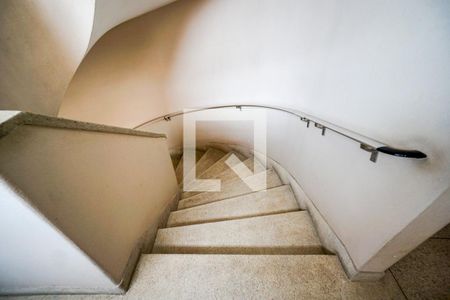 Apartamento à venda com 89m², 1 quarto e sem vagaEscada