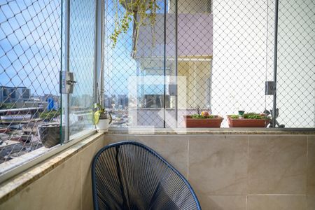 Apartamento à venda com 82m², 2 quartos e 1 vaga Apartamento à venda com 82m², 2 quartos e 1 vagaVaranda