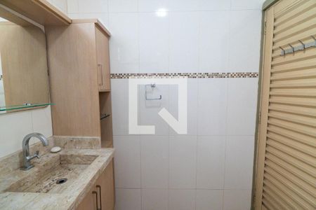 Casa à venda com 224m², 3 quartos e 4 vagasBanheiro Social