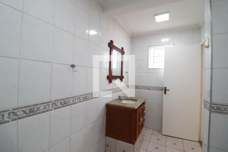 Casa à venda com 215m², 4 quartos e 4 vagasSuíte
