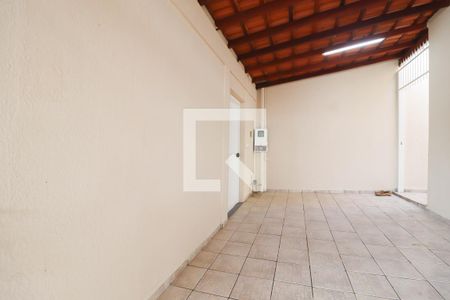 Casa à venda com 215m², 4 quartos e 4 vagasQuintal