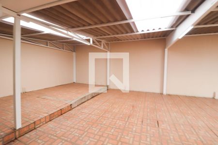 Casa à venda com 215m², 4 quartos e 4 vagasQuintal