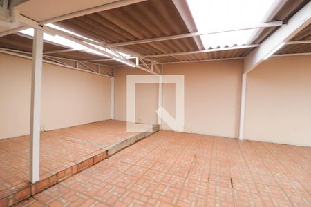 Casa à venda com 215m², 4 quartos e 4 vagasQuintal