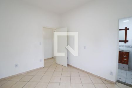 Casa à venda com 215m², 4 quartos e 4 vagasSuíte