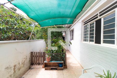 Casa à venda com 328m², 3 quartos e 2 vagasQuintal