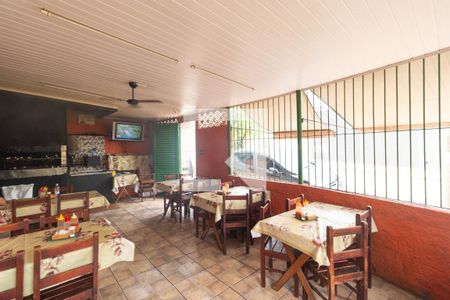 Casa à venda com 328m², 3 quartos e 2 vagasComércio Anexo