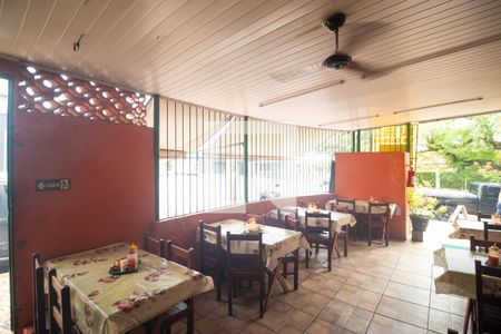 Casa à venda com 328m², 3 quartos e 2 vagasComércio Anexo