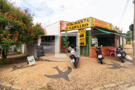 Casa à venda com 328m², 3 quartos e 2 vagasFachada