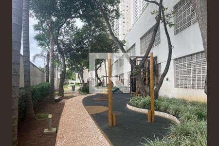 Apartamento para alugar com 130m², 2 quartos e 2 vagasÁrea comum - Playground