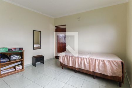 Quarto 1 de casa à venda com 3 quartos, 380m² em Vila Taquari, São Paulo