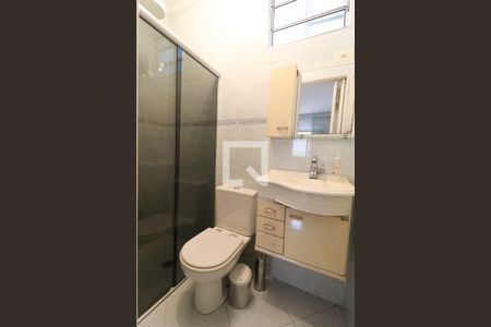 Casa à venda com 450m², 4 quartos e 4 vagasBanheiro Suíte 2