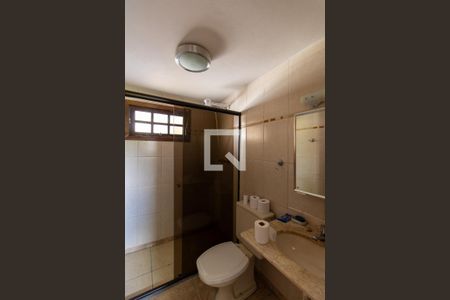 Casa de condomínio para alugar com 3m², 4 quartos e 2 vagasBanheiro