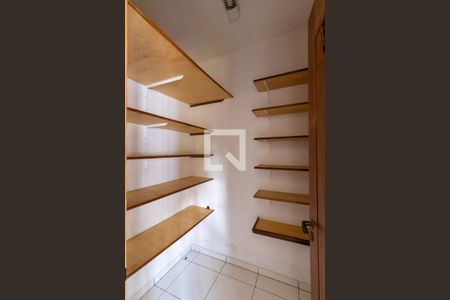 Casa de condomínio para alugar com 3m², 4 quartos e 2 vagasCloset Quarto 1