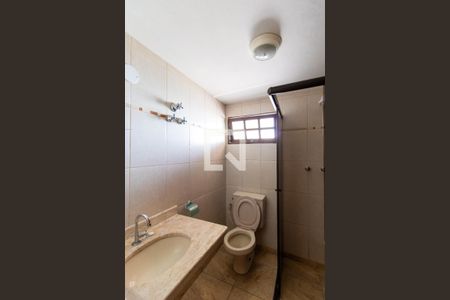 Casa de condomínio para alugar com 3m², 4 quartos e 2 vagasBanheiro