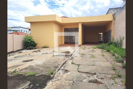 Casa à venda com 187m², 4 quartos e 4 vagasFachada