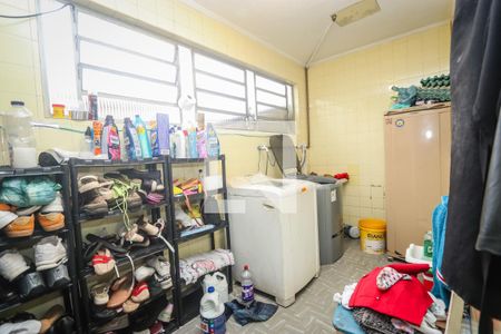 Casa à venda com 333m², 5 quartos e 5 vagasLavanderia Casa 2