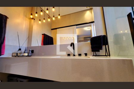 Casa de condomínio à venda com 180m², 3 quartos e 4 vagasBanheiro do Quarto 1