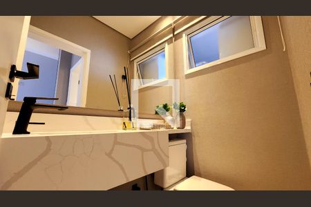 Casa de condomínio à venda com 180m², 3 quartos e 4 vagasLavabo