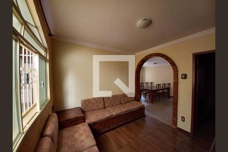 Casa à venda com 375m², 4 quartos e 4 vagas Casa à venda com 375m², 4 quartos e 4 vagasSuite