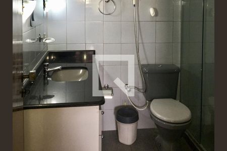 Casa à venda com 375m², 4 quartos e 4 vagas Casa à venda com 375m², 4 quartos e 4 vagasBanheiro Social