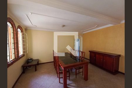 Casa à venda com 375m², 4 quartos e 4 vagas Casa à venda com 375m², 4 quartos e 4 vagasSala de Jantar