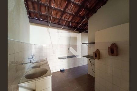 Casa à venda com 375m², 4 quartos e 4 vagas Casa à venda com 375m², 4 quartos e 4 vagasArea de serviço