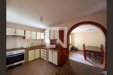 Casa à venda com 375m², 4 quartos e 4 vagas Casa à venda com 375m², 4 quartos e 4 vagasCozinha