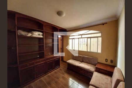 Casa à venda com 375m², 4 quartos e 4 vagas Casa à venda com 375m², 4 quartos e 4 vagasSuite