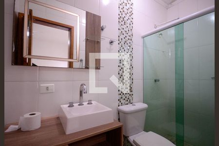 Casa à venda com 163m², 4 quartos e 2 vagas Casa à venda com 163m², 4 quartos e 2 vagasEdícula - Banheiro da Suíte