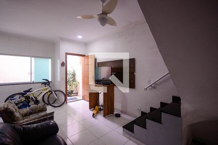 Casa à venda com 163m², 4 quartos e 2 vagas Casa à venda com 163m², 4 quartos e 2 vagasEdícula - Sala/Cozinha