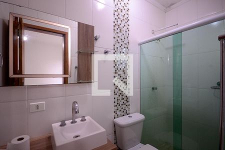 Casa à venda com 163m², 4 quartos e 2 vagas Casa à venda com 163m², 4 quartos e 2 vagasEdícula - Banheiro da Suíte