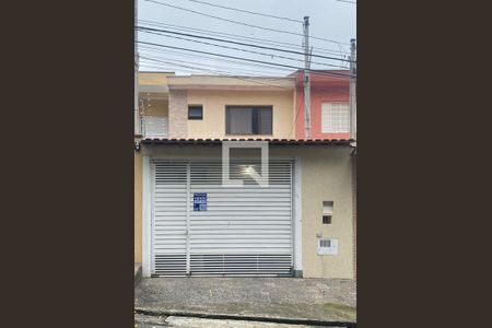 Casa à venda com 163m², 4 quartos e 2 vagas Casa à venda com 163m², 4 quartos e 2 vagasFachada