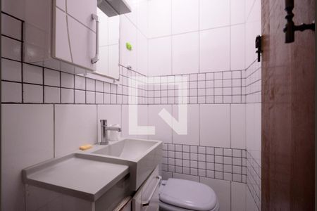 Casa à venda com 163m², 4 quartos e 2 vagas Casa à venda com 163m², 4 quartos e 2 vagasEdícula - Lavabo