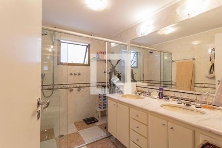 Apartamento à venda com 250m², 4 quartos e 3 vagasBanheiro da Suíte 3