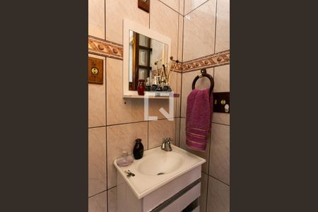 Casa à venda com 110m², 3 quartos e 2 vagasBanheiro da Suíte