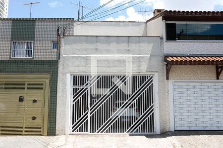 Casa à venda com 110m², 3 quartos e 2 vagasFachada