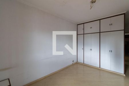 Casa à venda com 190m², 3 quartos e 2 vagasSuíte