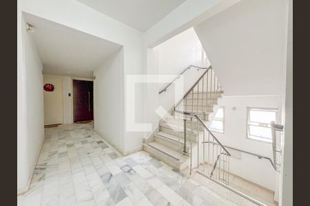 Apartamento à venda com 115m², 3 quartos e sem vagaEscadas