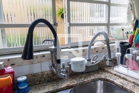 Casa à venda com 240m², 4 quartos e 3 vagas Casa à venda com 240m², 4 quartos e 3 vagasCozinha - Torneira