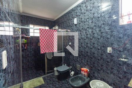 Casa à venda com 240m², 4 quartos e 3 vagas Casa à venda com 240m², 4 quartos e 3 vagasBanheiro 2