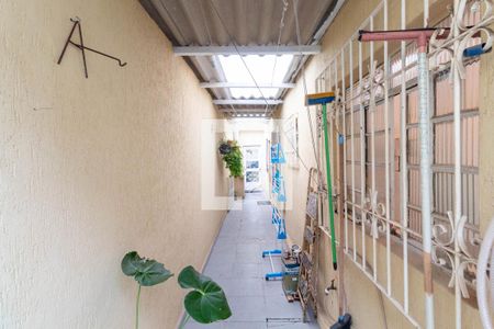 Casa à venda com 240m², 4 quartos e 3 vagas Casa à venda com 240m², 4 quartos e 3 vagasCorredor