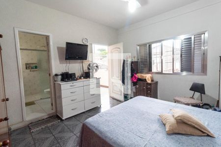 Casa à venda com 240m², 4 quartos e 3 vagas Casa à venda com 240m², 4 quartos e 3 vagasQuarto Suíte